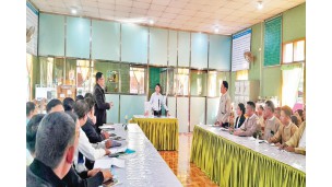 ပြည်ထောင်စုဝန်ကြီး ဦးမင်းနောင် ဟုမ္မလင်းခရိုင်ရှိ ဝန်ထမ်းများနှင့် တွေ့ဆုံ