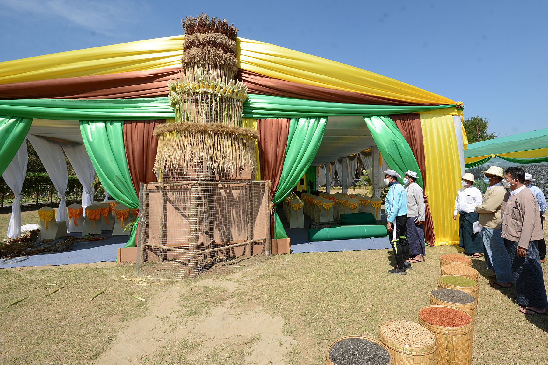 ဒုတိယဝန်ကြီး ဒေါက်တာအောင်ကြီး မျိုးစေ့ပြပွဲ ရက်သတ္တပတ် ၂၀၂၂ ကျင်းပနိုင်ရေး ပြင်ဆင်ဆောင်ရွက်နေမှုများအား ကွင်းဆင်းကြည့်ရှုစစ်ဆေး